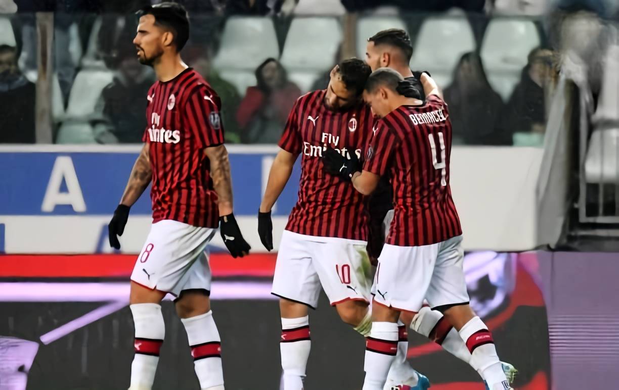 [中超]陈晋一斜传禁区 路易斯头球破门