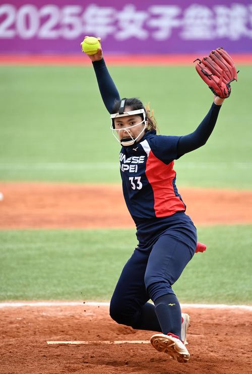 詹皇31+9+10东契奇27+12 湖人大胜老鹰终结3连败