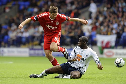 [NBA]科林斯活力十足 飞身暴扣势大力沉